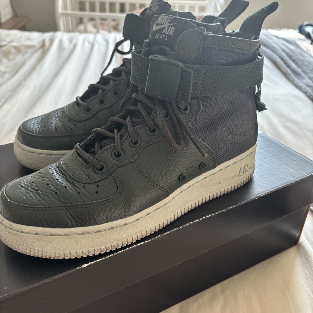 Nike Air Force 1 Mid Outdoor Green
